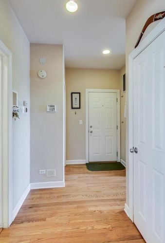 4045 Kimball Ave, Chicago, IL 60618-3385