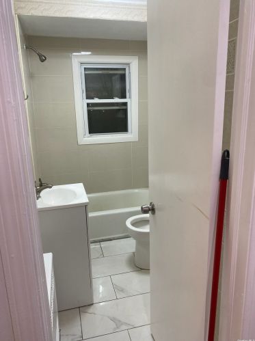 1569 4th St, Babylon NY  11704-4755 exterior