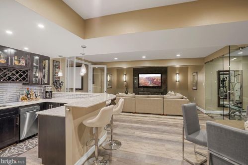 624 Live Oak Dr, Mc Lean VA 22101-1563 exterior