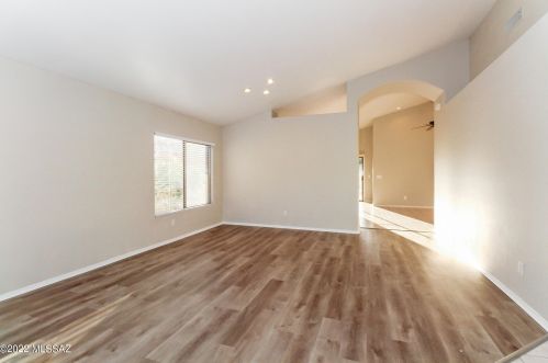 11151 Desert Flower Dr, Tucson, AZ 85737-7054