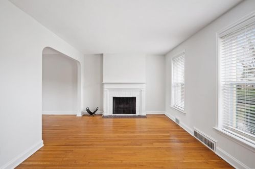 27 Waverton Dr, Saint Louis MO  63124-1558 exterior