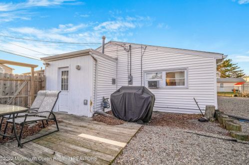 1412 Tamiami Rd, Lacey NJ 08731-5038 exterior