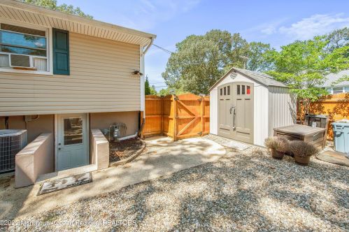 328 Barbara Dr, Point Pleasant Beach NJ 08742-2108 exterior