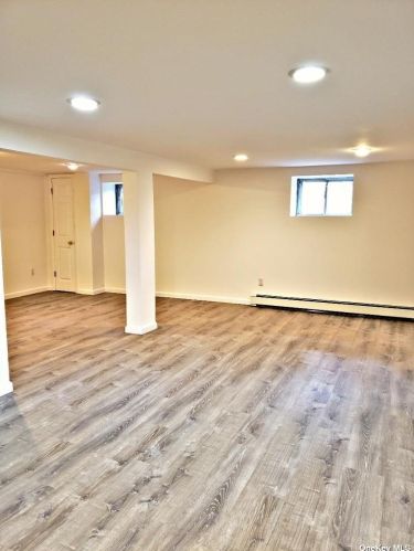 9 Millet St, Huntington Station NY  11746-8105 exterior