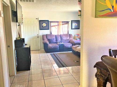 2630 L St, Bakersfield CA 93304-3045 exterior