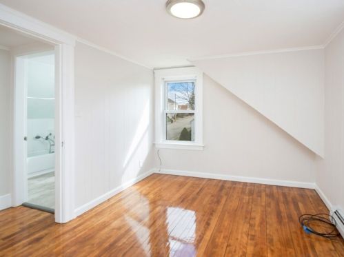 36 Upland Ave, Webster MA 01570-2341 exterior