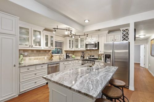 8731 Fireside Dr, Dallas TX  75217-7166 exterior