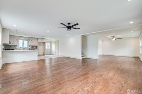 110 Bond St, Iselin NJ  08830-2424 exterior