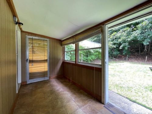 229 Alexander Rd, New Britain CT 06053-1047 exterior