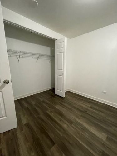 220 Hoyne Ave, Chicago IL 60643-4004 exterior