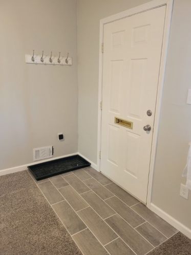 142 Zara St, Pittsburgh PA  15210-2066 exterior