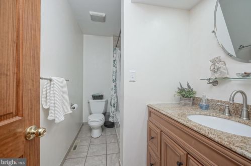 2402 Andover Rd, Riverton NJ 08077-3510 exterior