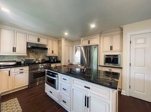 102 Cedar Rdg Dr, Monaca PA 15061-2748 exterior