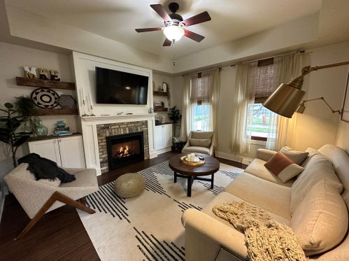 114 Lloyd St, Milwaukee, WI 53212-3212