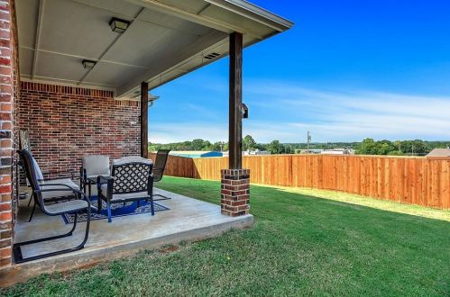 2805 Lillis Ln, Denison TX 75020 exterior