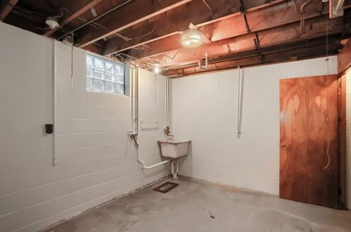 5714 Montour Rd, Gibsonia PA 15044-8113 exterior