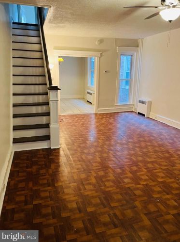 1214 9th St, Chester, PA 19022-1420