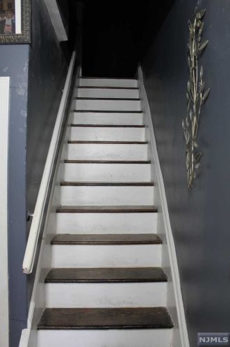 106 Rollinson St, Town Center NJ 07052-4601 exterior