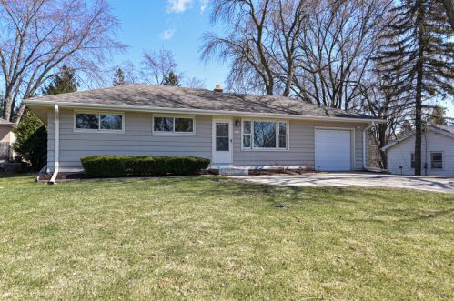 4376 84th St, Milwaukee, WI 53228-2877