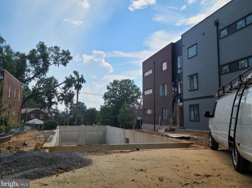 3918 10 St, Washington DC 20002-3736 exterior