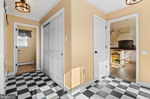 2395 Ml Hl Rd, Quakertown PA 18951-3904 exterior