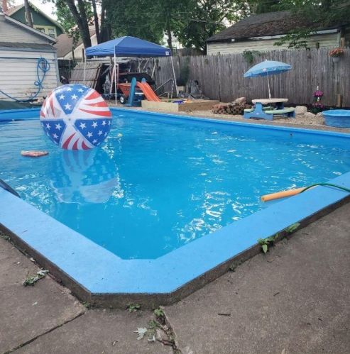 1216 Stockbridge Ave, Kalamazoo MI 49001-3902 exterior