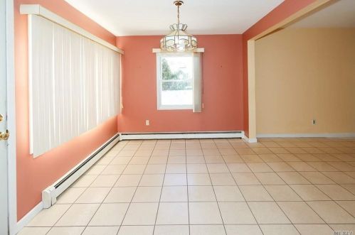 314 Everard St, Huntington Station NY 11746-7008 exterior