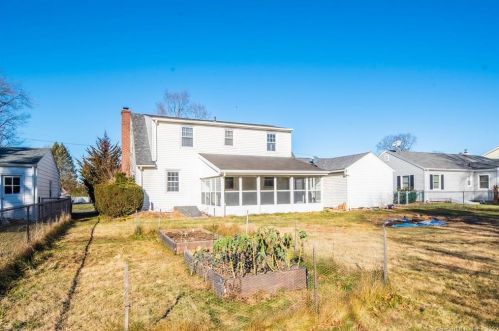 92 Osgood Ave, New Britain CT 06053-2715 exterior