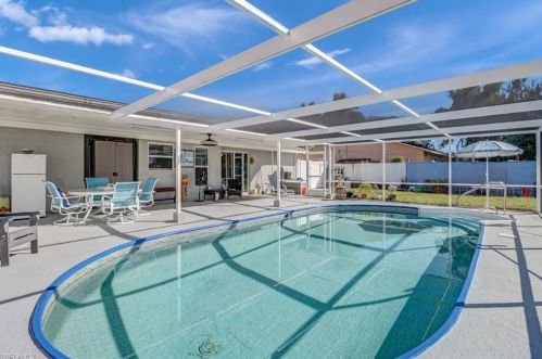 1981 48 St, Naples FL 34116-5774 exterior