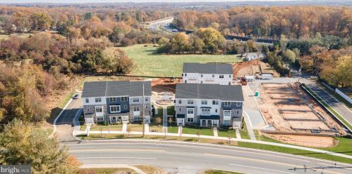 7023 Garrett Rd, Rockville, MD 20855-1553