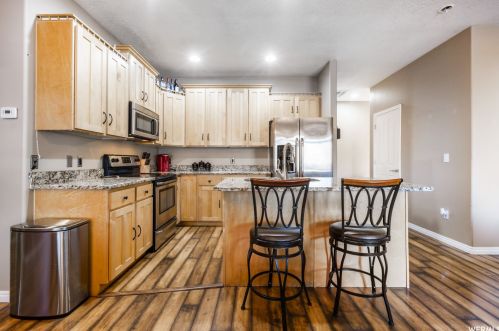 7381 Brittany Town Dr, Taylorsville UT 84084-4609 exterior