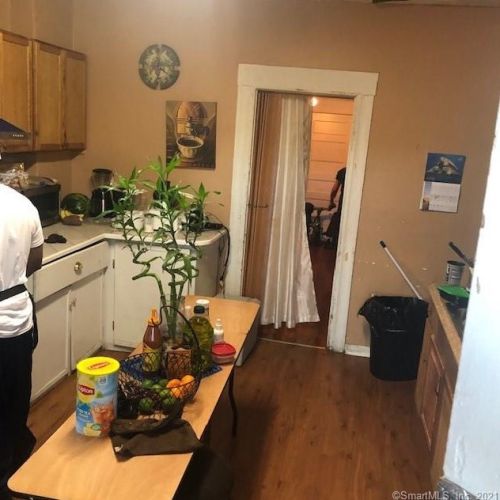 347 Main St, Torrington CT 06790-3518 exterior