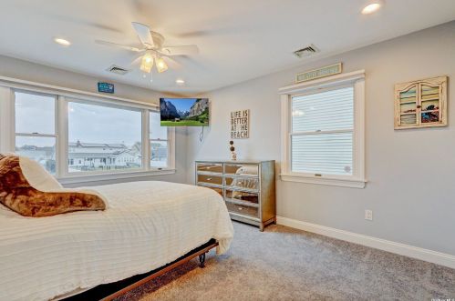 95 Midway St, Babylon NY  11702-4311 exterior