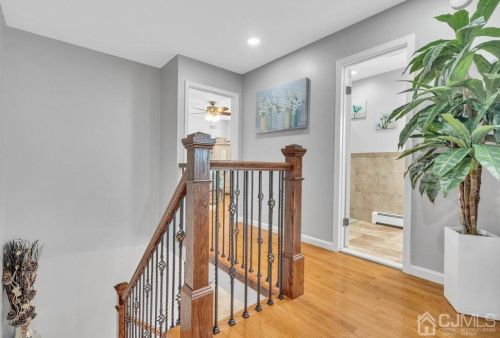 40 Ponderosa Ln, Old Bridge NJ  08857-3334 exterior