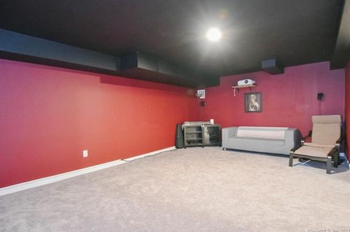 47 Windermere Vlg Rd, Ellington CT exterior