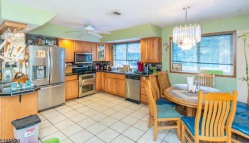 10 Lawrence Rd, Dover NJ 07869-3106 exterior