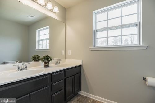 1190 Fairwood Dr, Huntingtown MD 20639-3931 exterior