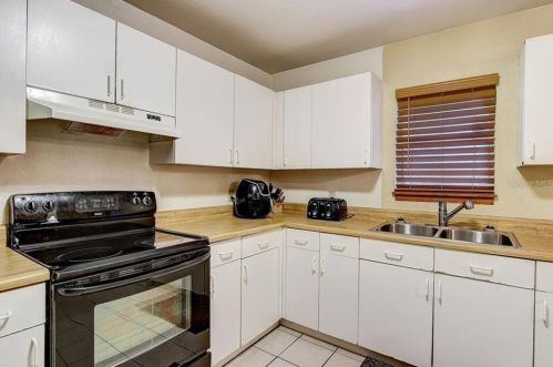 3101 Gordon Ct, Tampa FL 33619-1833 exterior