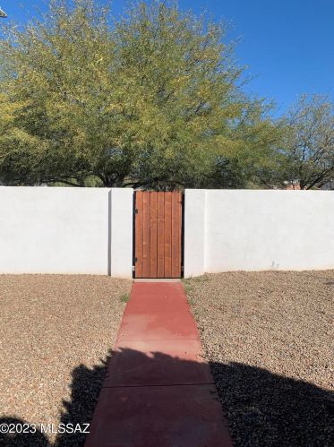 2622 6 St, Tucson AZ 85716-4852 exterior