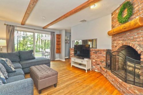 26 Dauria Dr, Seymour CT 06483-2305 exterior