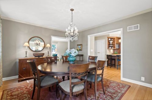 523 Carlisle Ave, Milwaukee WI 53217-4831 exterior