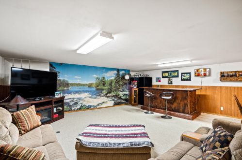 3711 Loomis Rd, Milwaukee WI 53221-1054 exterior