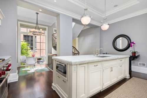 1358 Dearborn St, Chicago IL 60827-2510 exterior