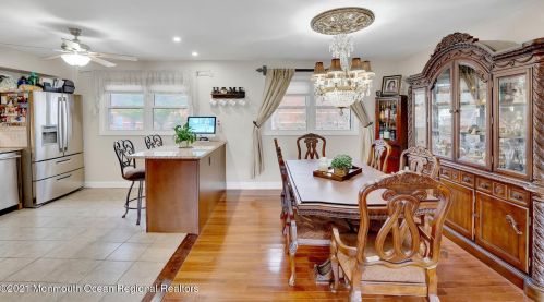 24 Sherwood Ln, Old Bridge NJ 08857-1635 exterior