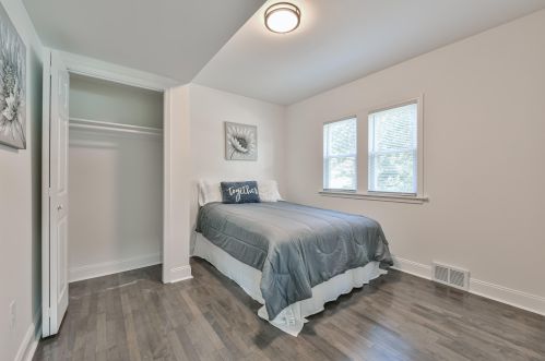 4235 92nd St, Milwaukee WI  53228-2133 exterior