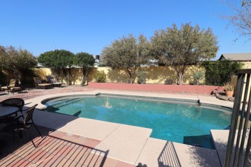 2028 Aster Dr, Phoenix AZ  85032-7331 exterior