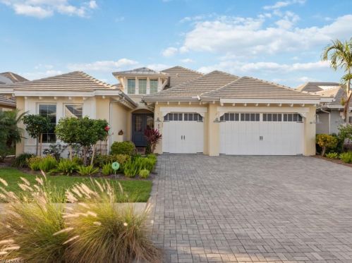 4914 Andros Dr, Naples, FL 34113-7420