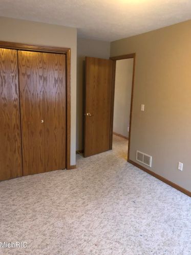 450 Macomb Ave, Grand Rapids MI 49534-3549 exterior