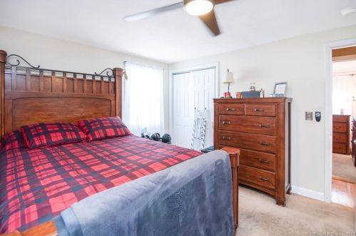 46 Spier Ave, Enfield CT 06082-4346 exterior