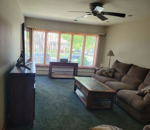 6105 63rd Pl, Chicago, IL 60638-5305